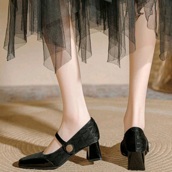 WomenConvenient Magic Buckle One-Strap High-Heeled Shoes,Chunky Heels,Square Toe - Picture 3 of 6